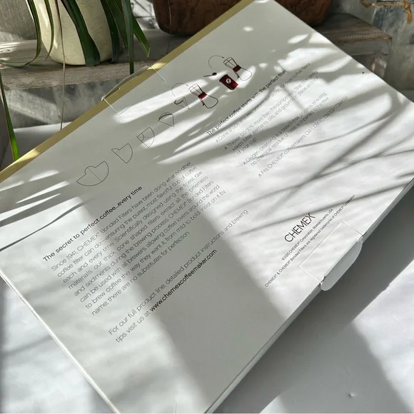 🌴 Pure Chemex Bonded Half Moon & Pre-Folded White Coffee Filters | 100 Count - Picture 5 of 8